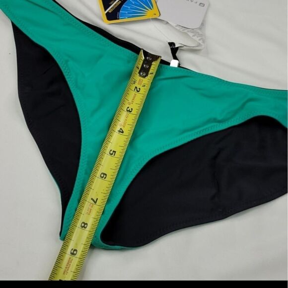 M NEW reversible CARVICO x FABLETICS green black bikini swimsuit bottoms medium - Picture 3 of 10